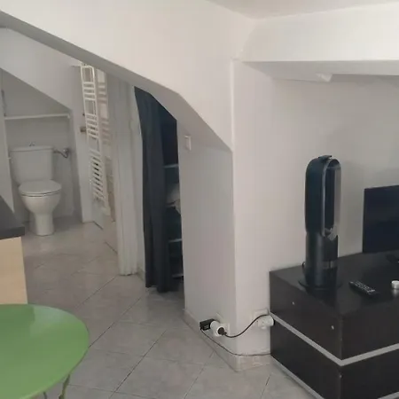 Tres Aux Calme! Apartment Nice